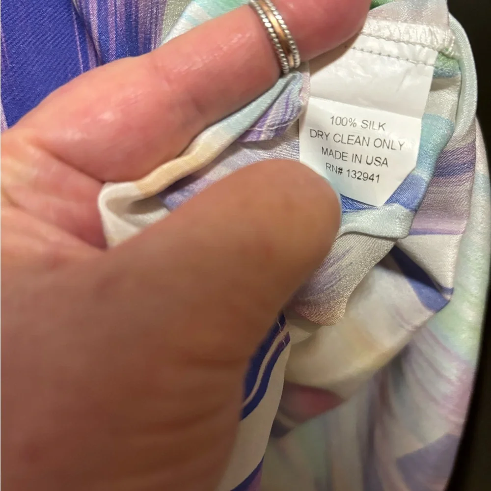 AMANDA UPRICHARD women’s size medium 100% silk top‎ - Picture 4 of 4